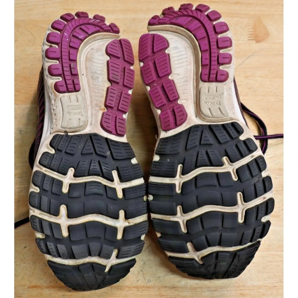 Brooks Ghost 12 Cushion Neutral Black Pink Womens Size 9 B Medium